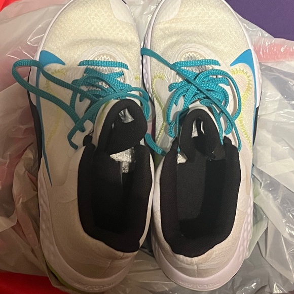 Nike basketball shoes - Picture 2 of 6